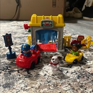 Fisher Price Little People Road Trip Ready Garage